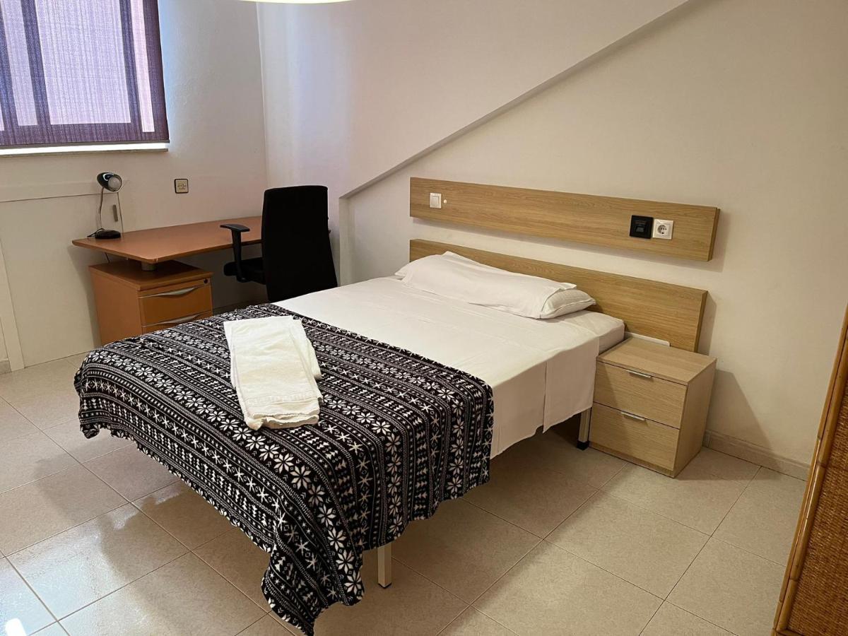 فندق Residencia Vista Alegre سانتياغو دي كومبوستيلا المظهر الخارجي الصورة